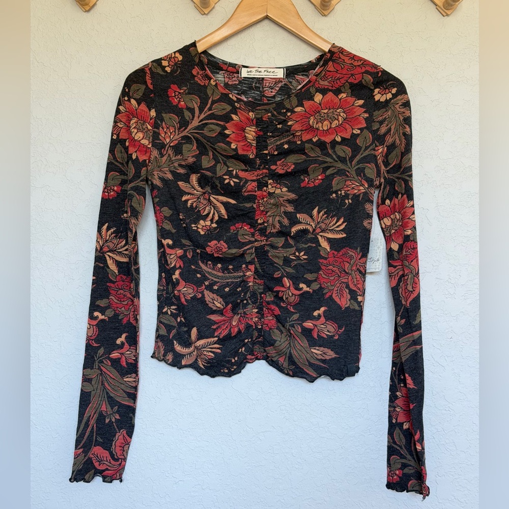Free People Dreamed of You Floral Ruched fitted long Sleeve Tee Lightweight S